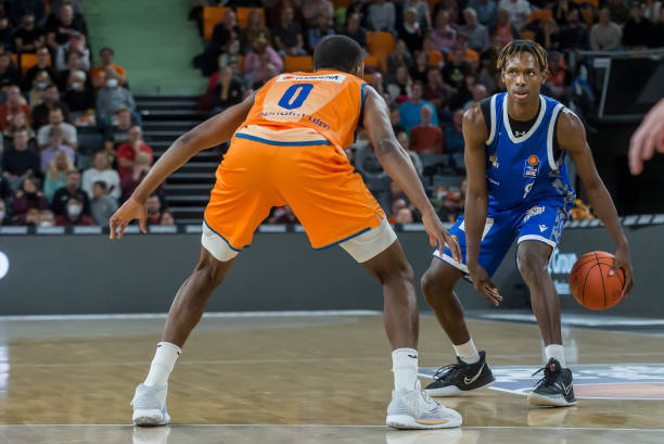 继续保持连 继续保持连